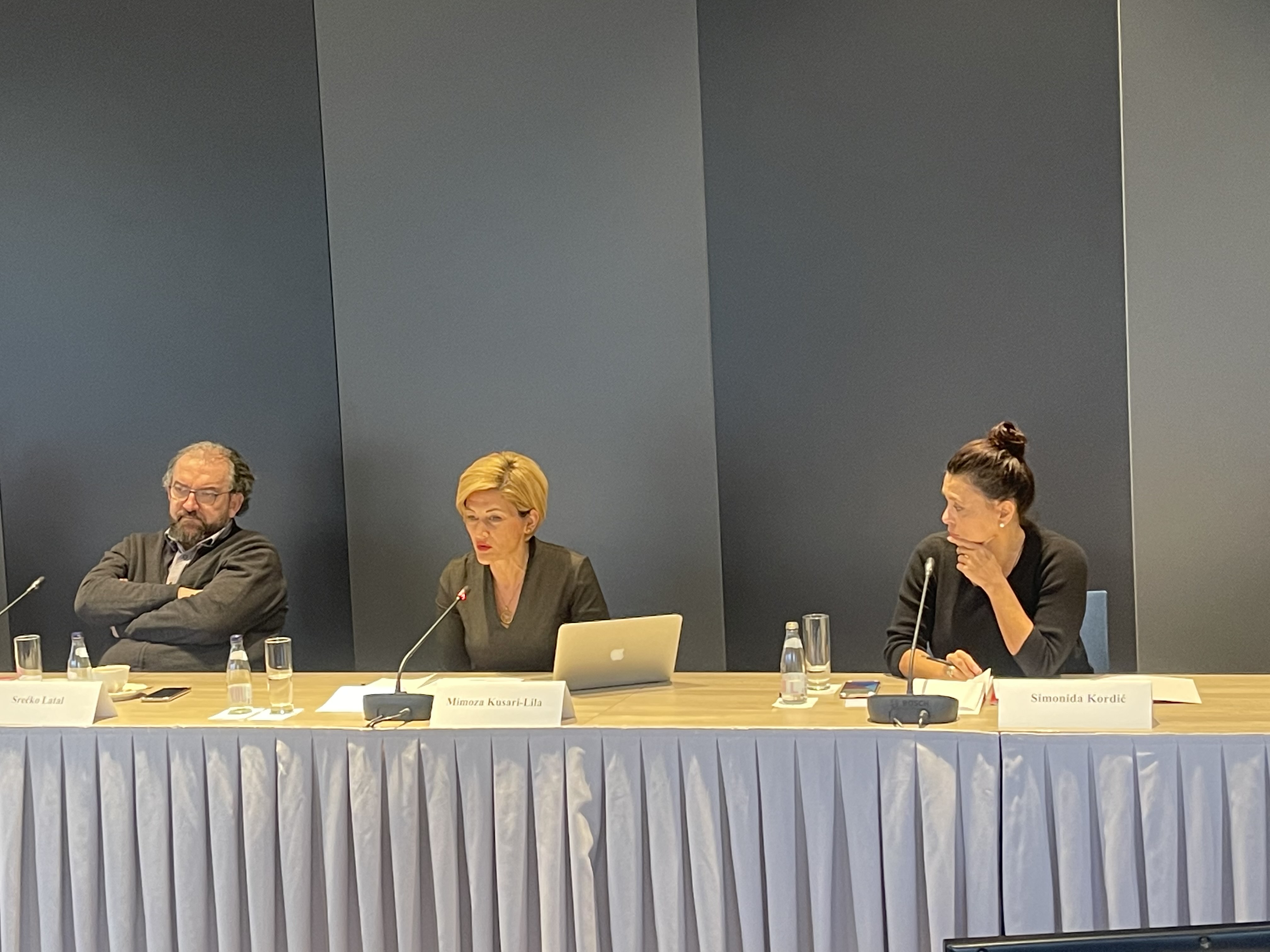 POLITICAL PARTIES SUPPORT REGIONAL COOPERATION