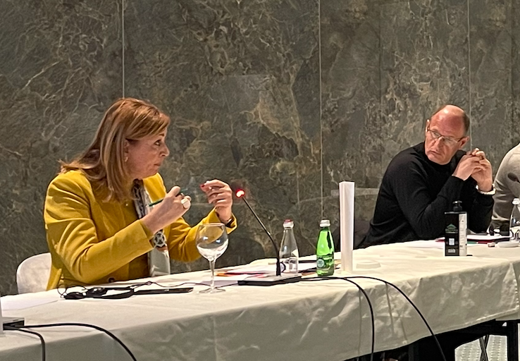 PARLIAMENTARIANS SUPPORT NORMALIZATION